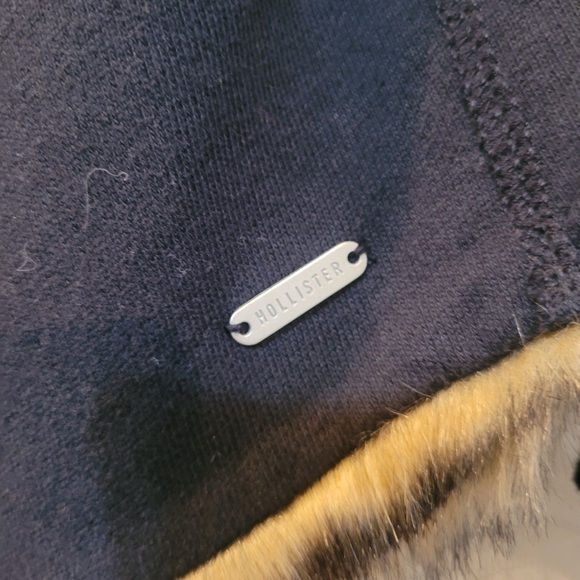 Hollister Size M Navy Blue Cardigan w/Brown & Tan Faux Fur Lining - Picture 3 of 6